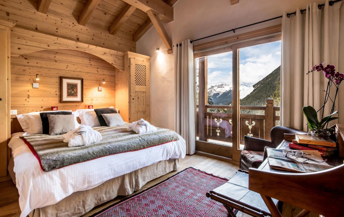 Chalet-Aster-Courchevel-Moriond--Bedroom-2