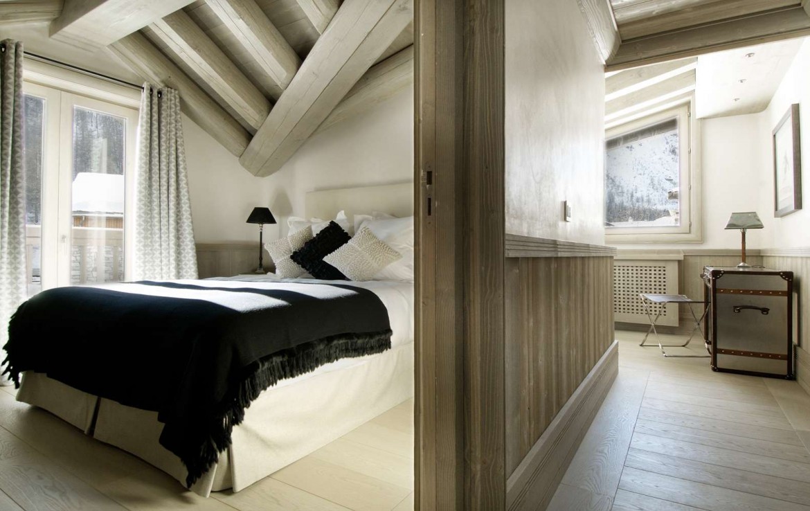 Kings-avenua-val-disere-snow-chalet-childfriendly-hammam-swimming-pool-covered-parking-cinema-boot-heaters-fireplace-area-val-disere-014-14