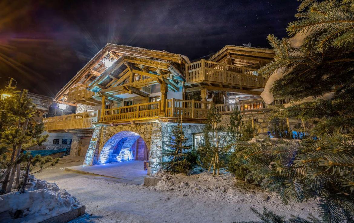 Kings-avenua-val-disere-snow-chalet-hammam-swimming-pool-childfriendly-parking-cinema-boot-heaters-fireplace-gym-wine-cellar-area-val-disere-006-1