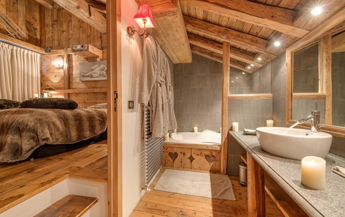 Kings-avenua-val-disere-snow-chalet-outdoor-jacuzzi-hammam-swimming-pool-childfriendly-gym-foot-heaters-fireplace-bar-massage-room-lift-area-val-disere-003-11