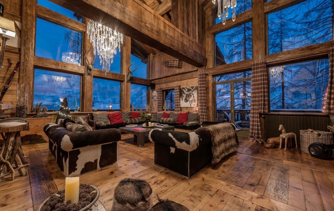 Kings-avenua-val-disere-snow-chalet-outdoor-jacuzzi-hammam-swimming-pool-childfriendly-gym-foot-heaters-fireplace-bar-massage-room-lift-area-val-disere-003-3