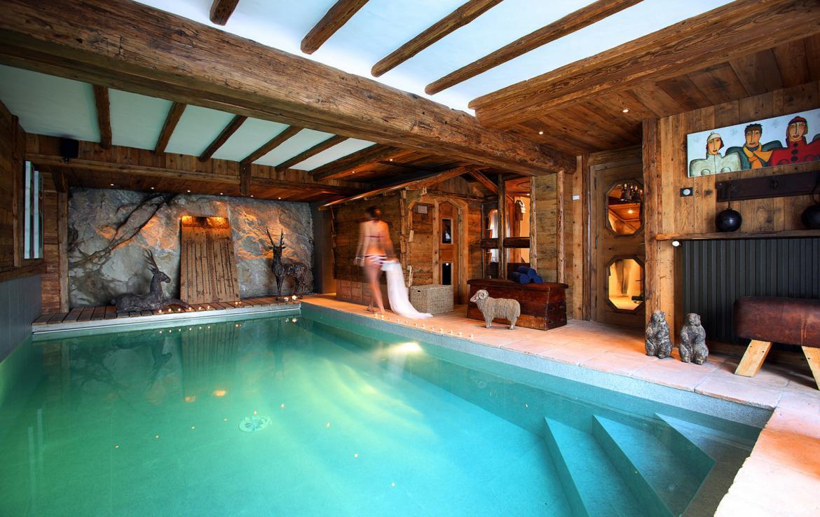Kings-avenua-val-disere-snow-chalet-outdoor-jacuzzi-hammam-swimming-pool-childfriendly-gym-foot-heaters-fireplace-bar-massage-room-lift-area-val-disere-003-7