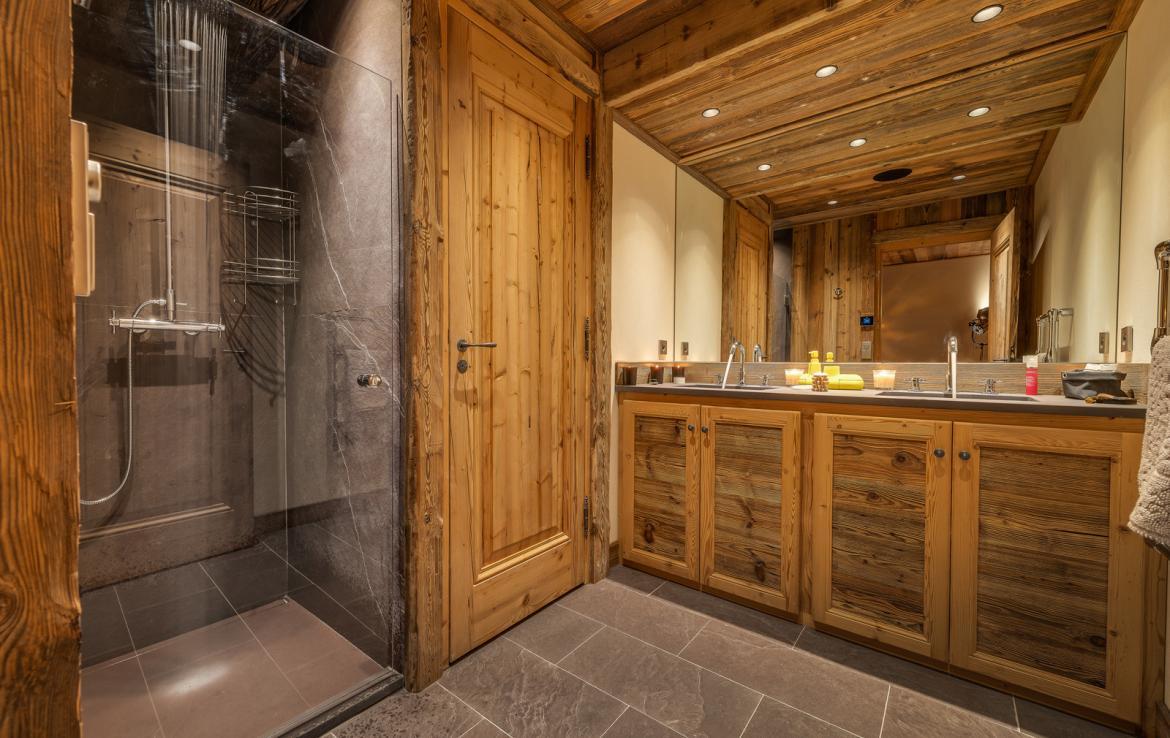 Kings-avenua-val-disere-snow-chalet-sauna-indoor-jacuzzi-hammam-swimming-pool-childfriendly-covered-parking-gym-fireplace-massage-room-area-val-disere-009-22