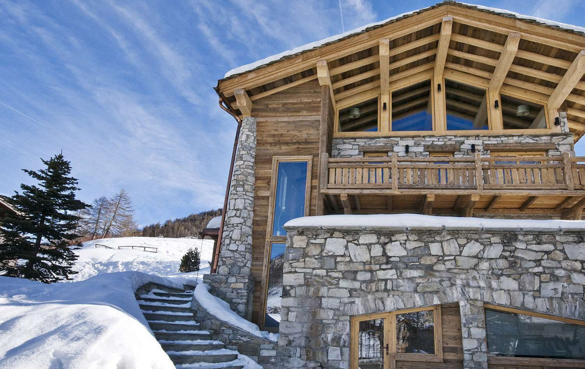 Kings-avenua-val-disere-snow-chalet-sauna-jacuzzi-hammam-childfriendly-parking-fireplace-ski-in-ski-out-wine-cellar-massage-room-area-val-disere-008-2