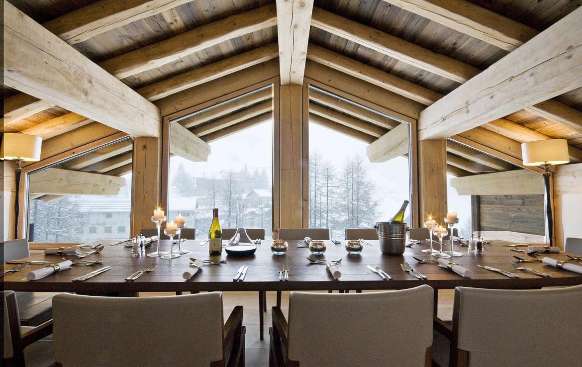 Kings-avenua-val-disere-snow-chalet-sauna-jacuzzi-hammam-childfriendly-parking-fireplace-ski-in-ski-out-wine-cellar-massage-room-area-val-disere-008-9