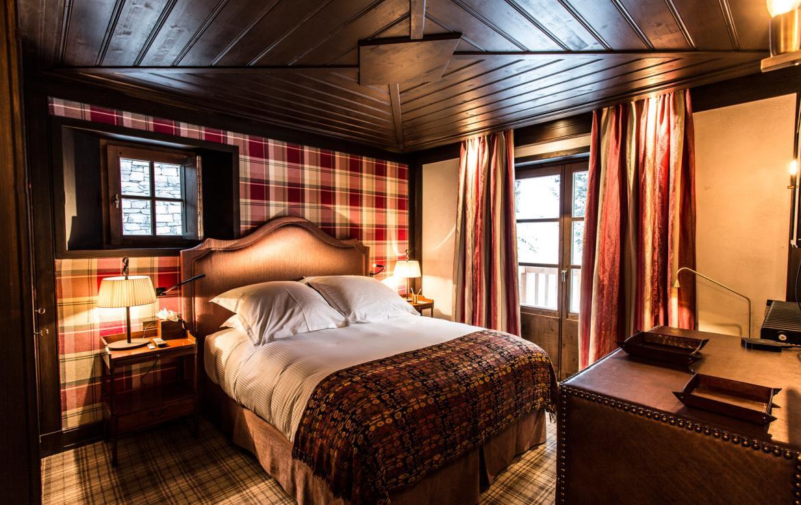 Kings-avenua-val-disere-snow-chalet-wifi-sauna-hammam-swimming-pool-childfriendly-cinema-boot-heaters-fireplace-massage-room-area-val-disere-005-12