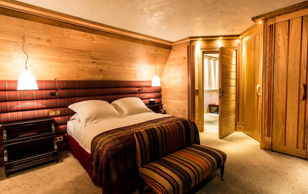 Kings-avenua-val-disere-snow-chalet-wifi-sauna-hammam-swimming-pool-childfriendly-parking-cinema-boot-heaters-fireplace-massage-room-spa-pool-area-val-disere-002-16