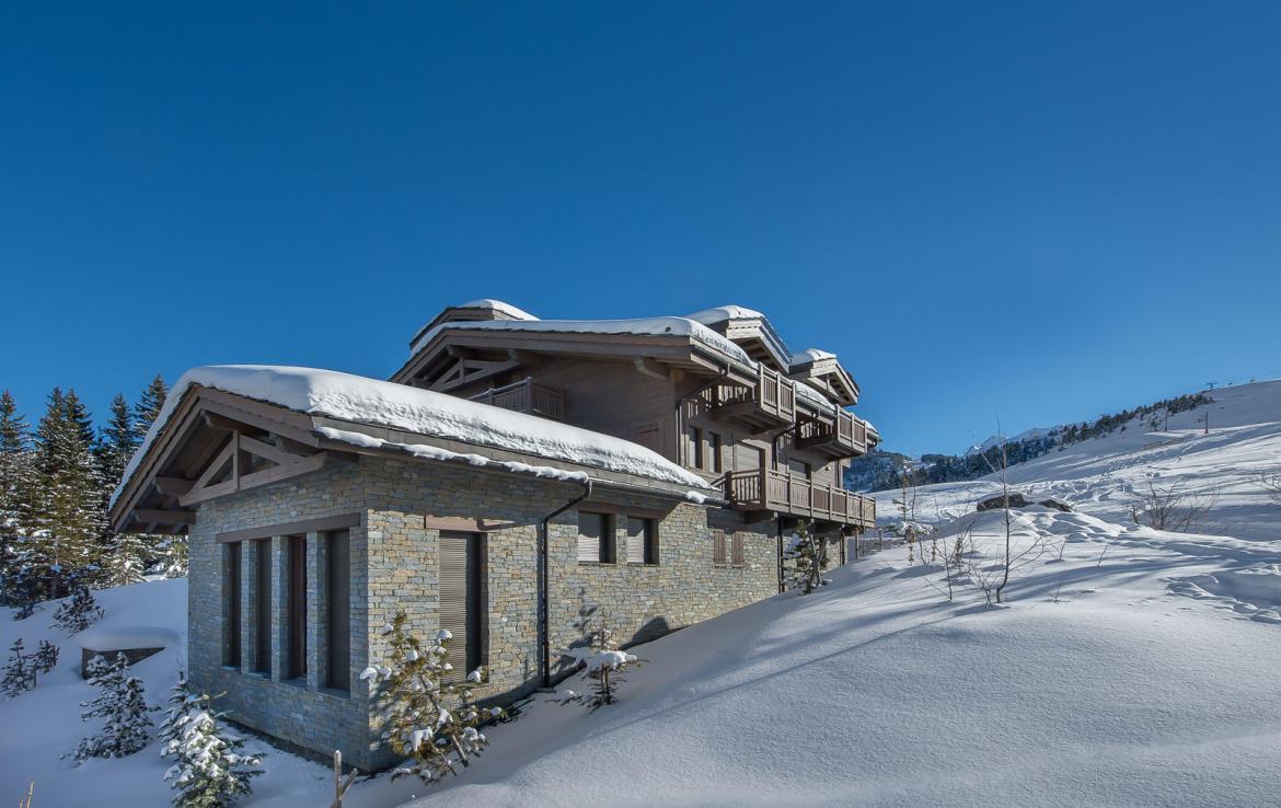 Kings-avenue-courchevel-jacuzzi-hammam-swimming-pool-childfriendly-parking-cinema-kids-playroom-games-room-gym-boot-heaters-ski-in-ski-out-area-courchevel-001