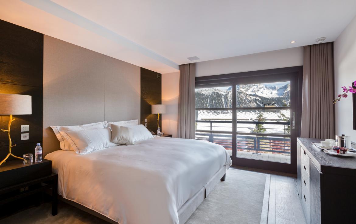 Kings-avenue-courchevel-sauna-jacuzzi-hammam-swimming-pool-childfriendly-parking-boot-heaters-fireplace-cinema-room-bar-night-club-lift-area-courchevel-012-8
