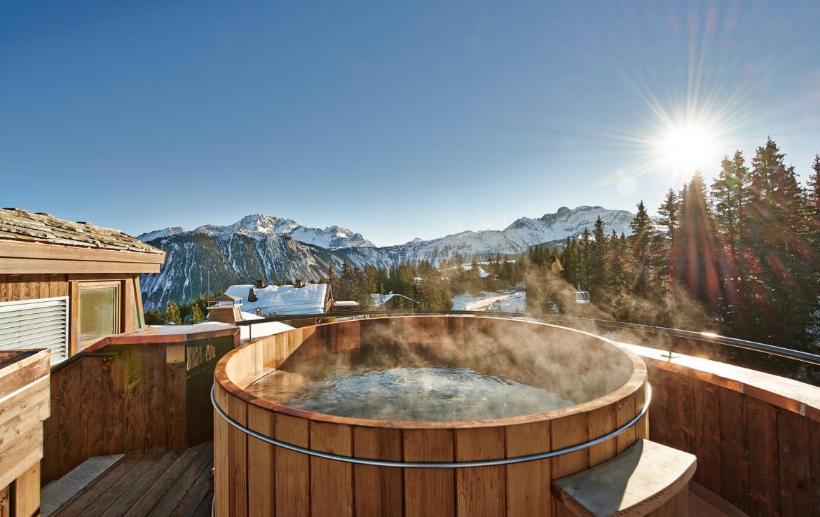 Kings-avenue-courchevel-sauna-jacuzzi-hammam-swimming-pool-childfriendly-parking-kids-playroom-games-room-boot-heaters-fireplace-ski-in-ski-out-area-courchevel-035