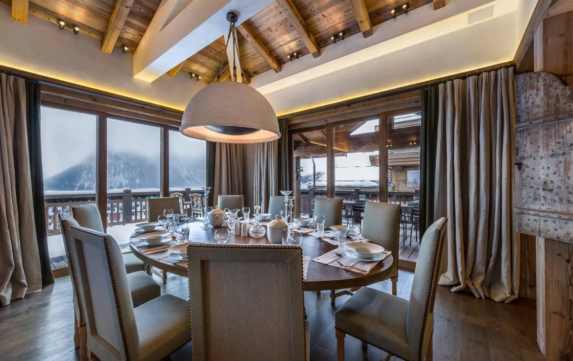 Kings-avenue-courchevel-sauna-jacuzzi-hammam-swimming-pool-cinema-games-room-gym-boot-heaters-fireplace-ski-in-ski-out-wine-cellar-parking-lift-area-courchevel-017-6