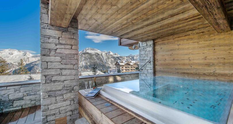 Kings-avenue-courchevel-sauna-jacuzzi-hammam-swimming-pool-gym-boot-heaters-fireplace-ski-in-ski-out-welness-area-bar-massage-room-lift-area-courchevel-024-6