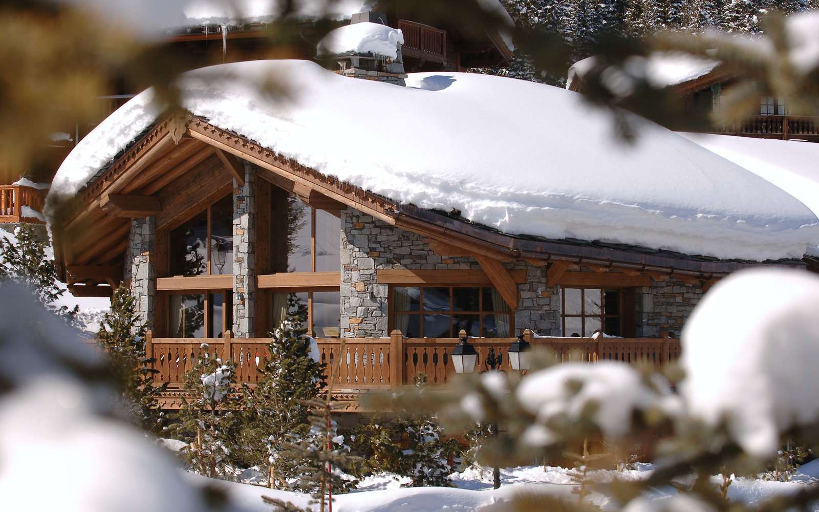 Kings-avenue-courchevel-tv-hifi-wifi-satelitte-jacuzzi-childfriendly-parking-games-room-gym-fireplace-ski-in-ski-out-massage-room-area-courchevel-026