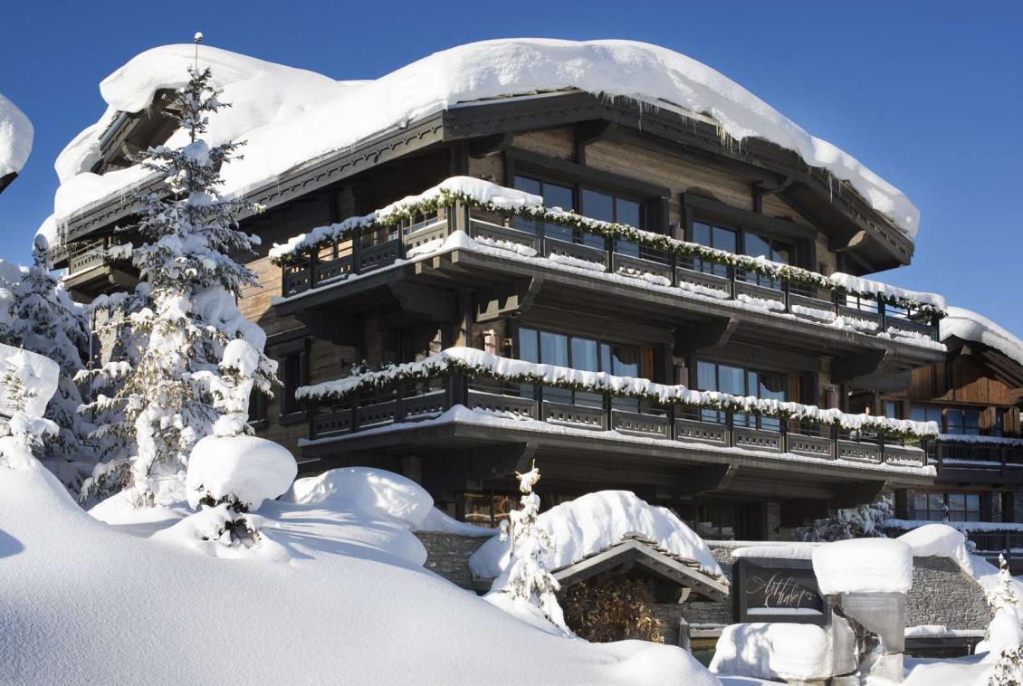 Kings-avenue-courchevel-wifi-sauna-jacuzzi-hammam-swimming-pool-childfriendly-cinema-parking-boot-heaters-fireplace-skii-in-skii-out-terrace-area-courchevel-090