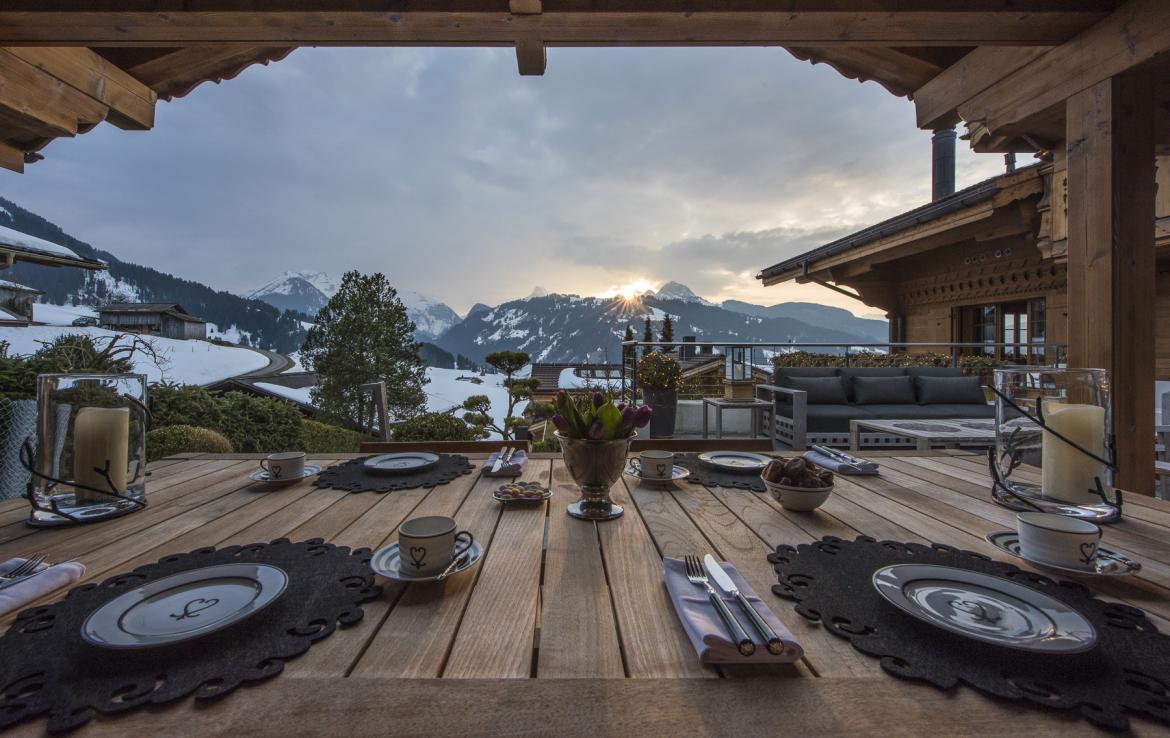 Kings-avenue-gstaad-hammam-swimming-pool-covered-parking-boot-heaters-fireplace-sound-system-area-gstaad-003-15