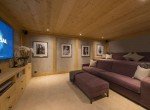 Kings-avenue-gstaad-sauna-extérieur-jacuzzi-couvert-parking-cinéma-gym-chauffage-bottes-foyer-zone-gstaad-002-13