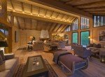 Kings-avenue-gstaad-sauna-extérieur-jacuzzi-couvert-parking-cinéma-gym-chauffage-bottes-foyer-zone-gstaad-002-7