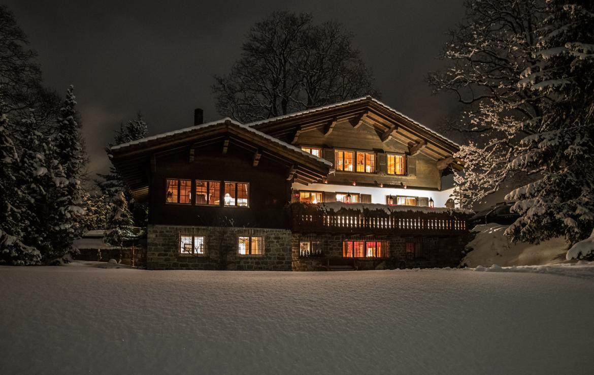 Kings-avenue-klosters-wifi-satellite-sauna-jacuzzi-parking-fireplace-gym-games-dvd-sledges-terraces-balconies-private-garden-area-klosters-004