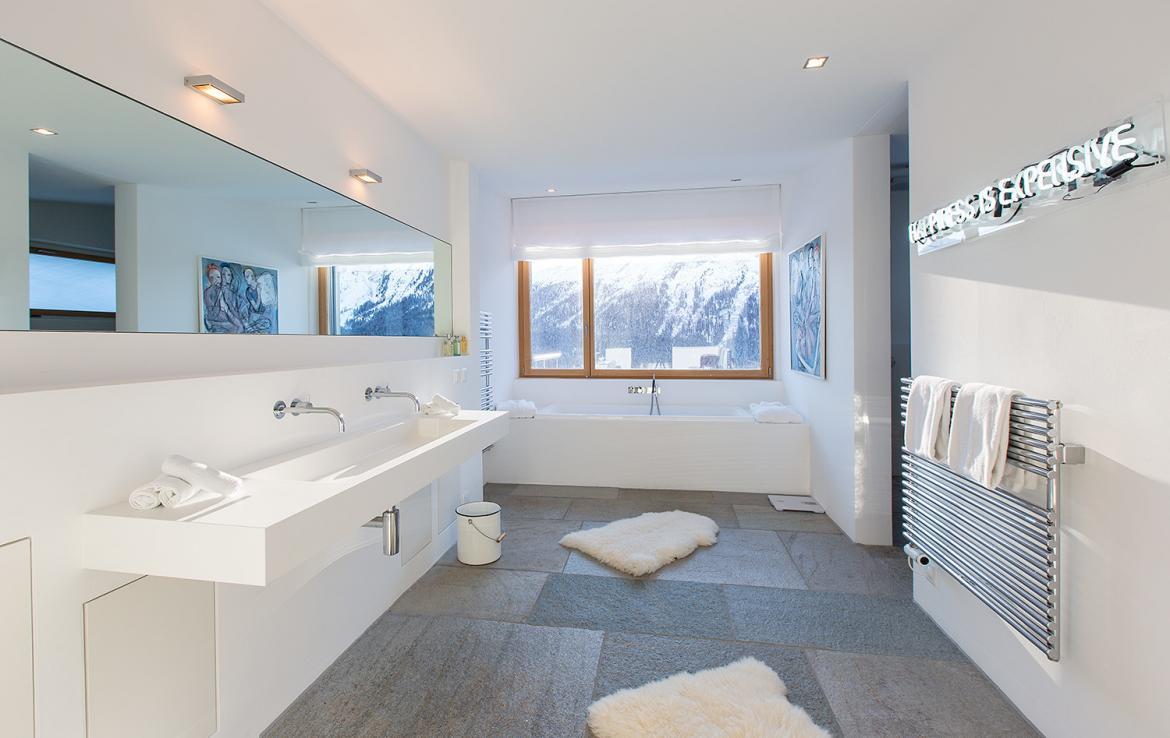 Kings-avenue-st-moritz-snow-wifi-childfriendly-covered-parking-kids-playroom-games-room-gym-boot-heaters-fireplace-welness-hammam-area-st-mortiz-002-14