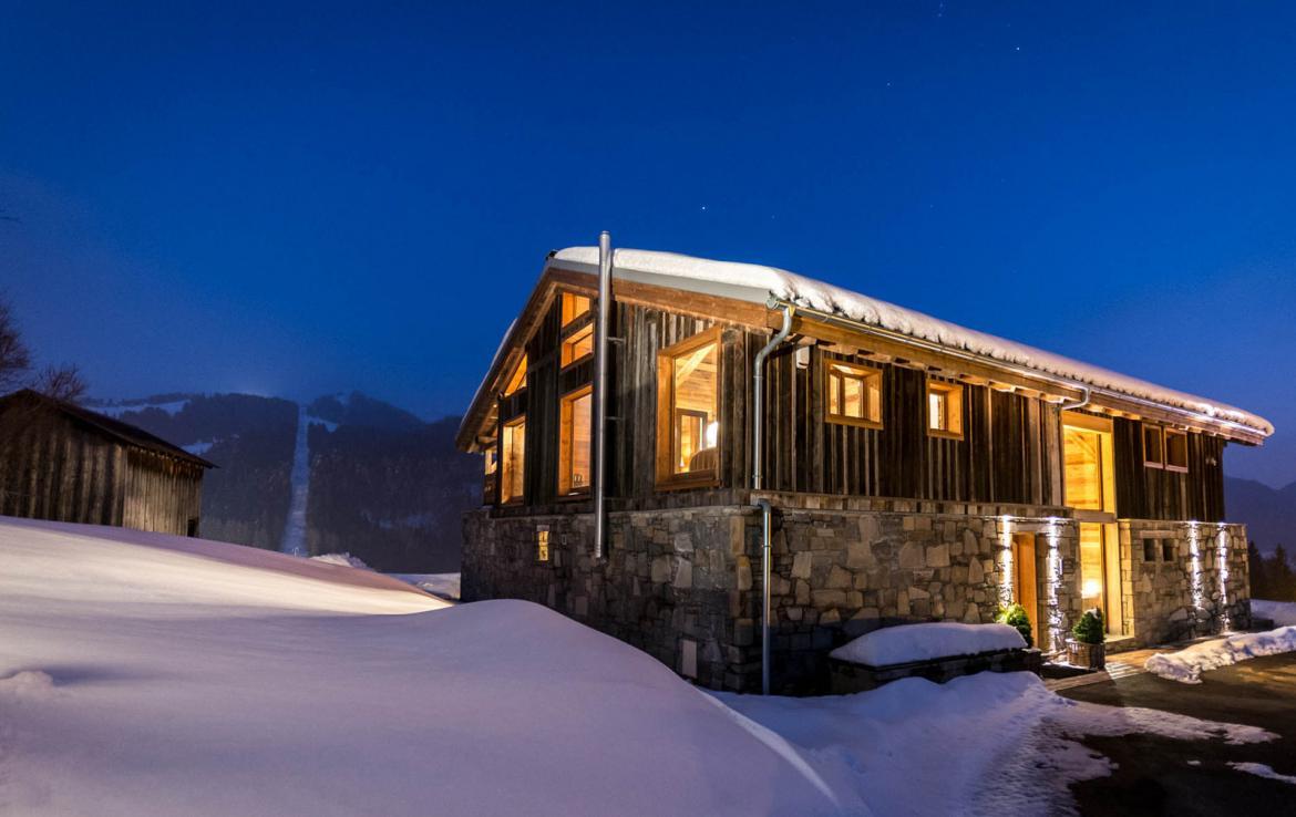 Kings-avenue-various-alpine-resorts-snow-chalet-sauna-outdoor-jacuzzi-fireplace-childfriendly-parking-les-gets-002-23