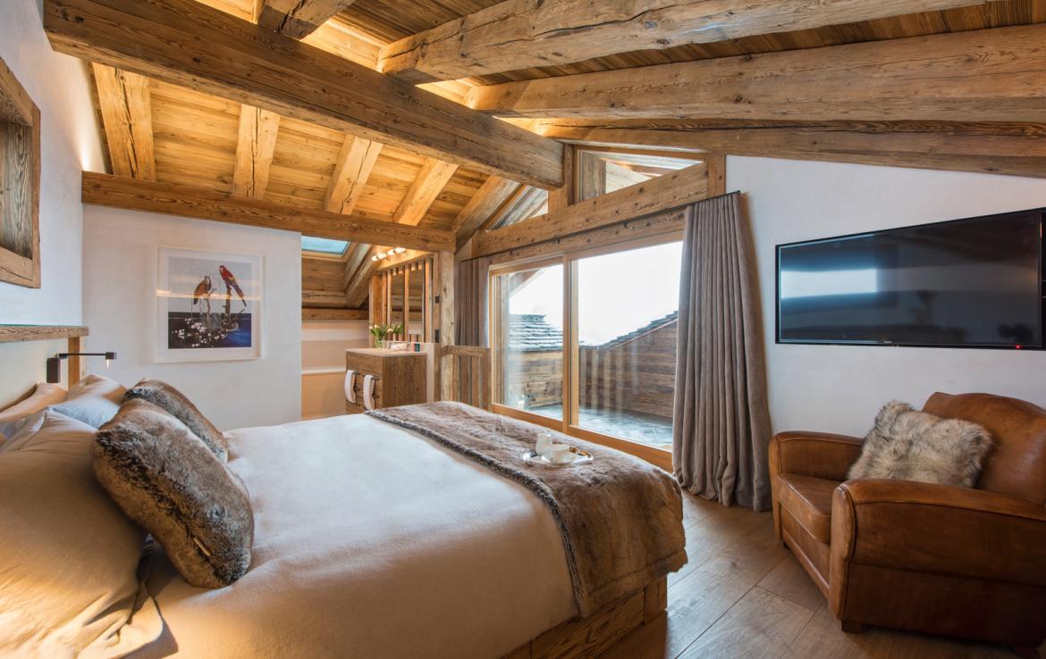 Kings-avenue-verbier-snow-chalet-childfriendly-parking-wine-cave-fireplace-018-16