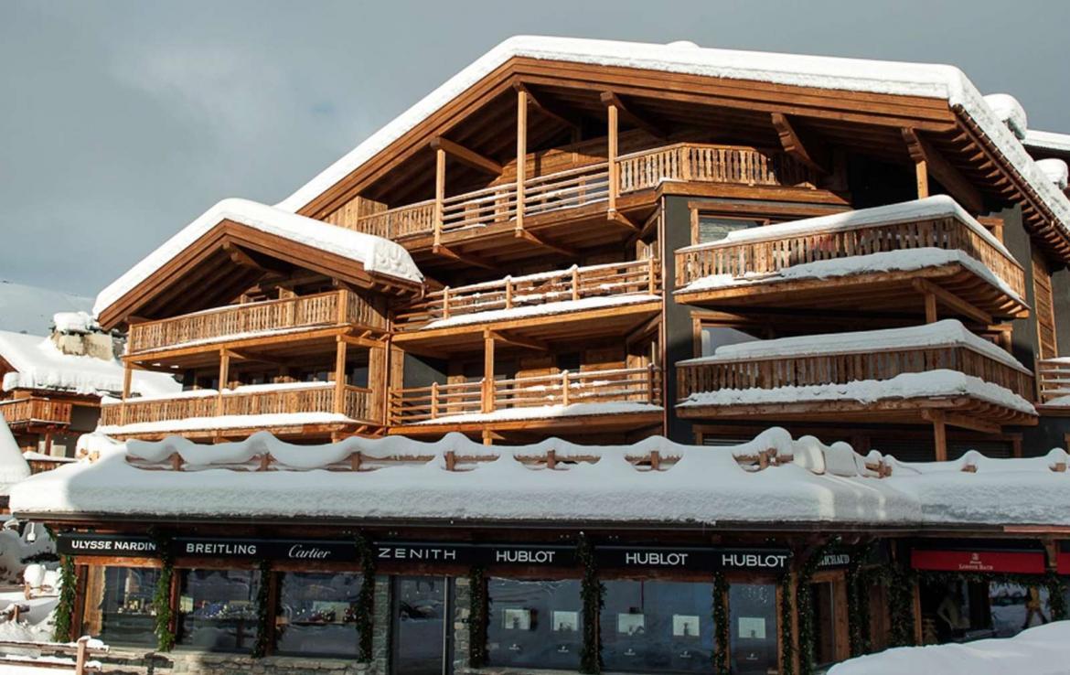 Kings-avenue-verbier-snow-chalet-outdoor-jacuzzi-childfriendly-fireplace-040-2