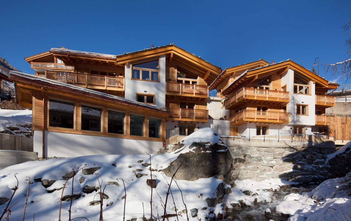 Kings-avenue-zermatt-snow-chalet-sauna-swimming-pool-childfriendly-fireplace-lift-09-3