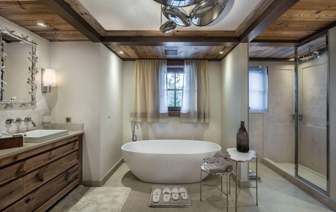 crystaile-master bathroom courchevel