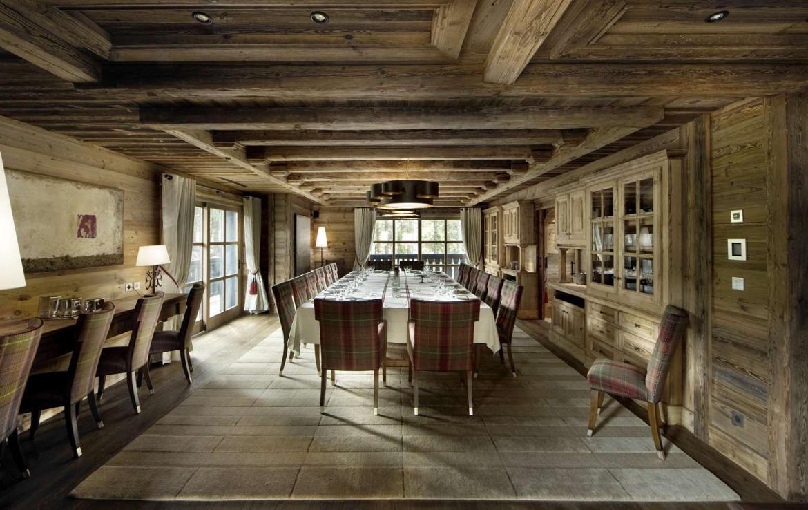 kings-avenue-luxury-chalet-courchevel-001-dining-table-for-big-families