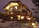 kings-avenue-luxury-chalet-courchevel-008-exterior-view-by-night