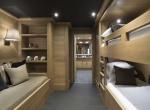 kings-avenue-luxury-chalet-courchevel-009-kids-bedroom-with-bunk-beds-and-bathroom